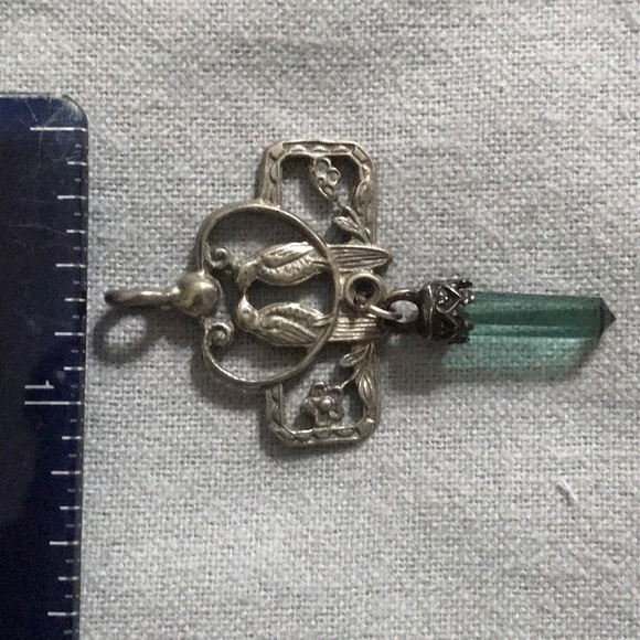 Vintage Lovebirds pewter pendant W/Emrald Crystal - Picture 5 of 6